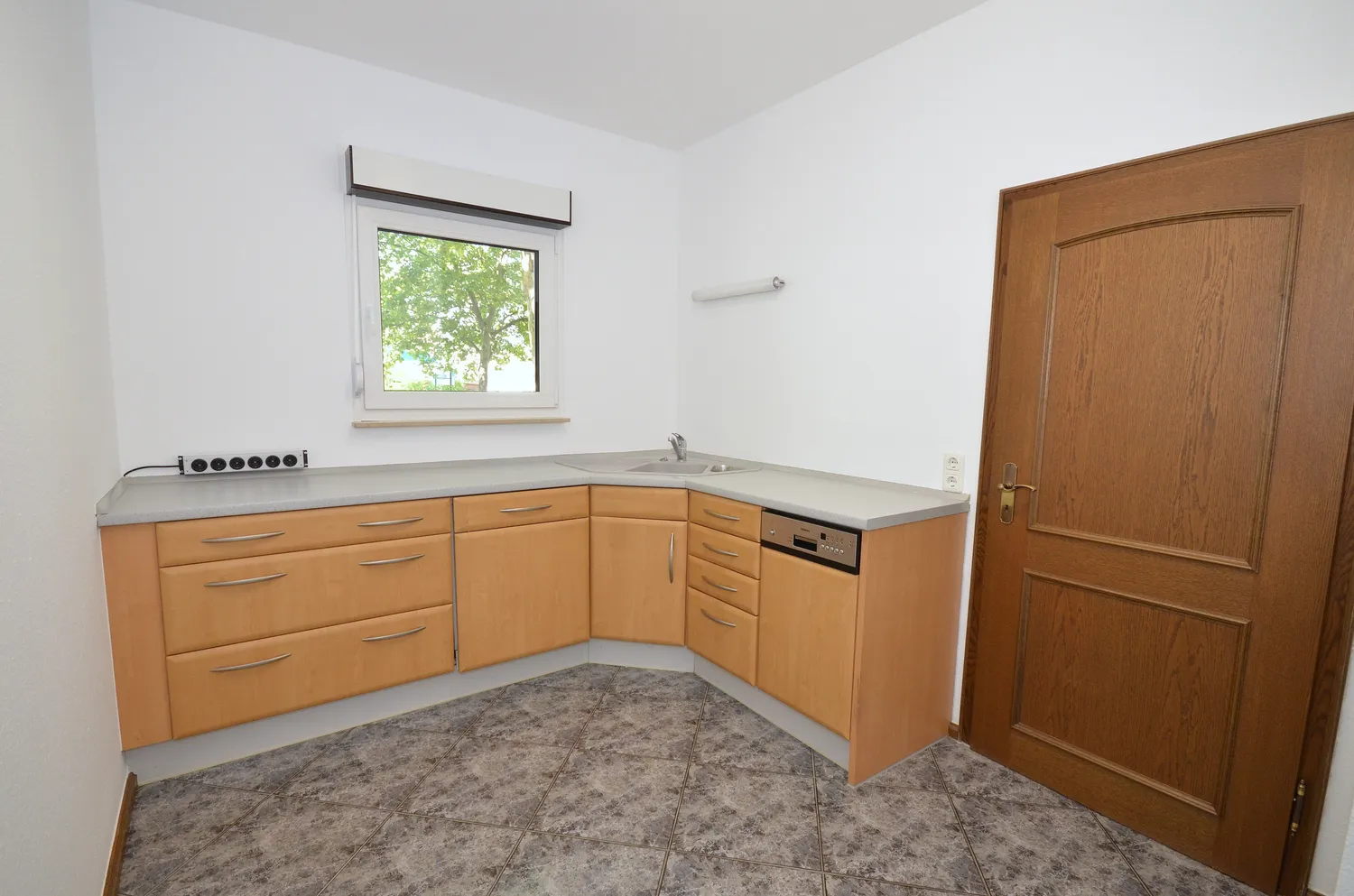 11 room house with 218 m² in Neu-Isenburg – Photo 3