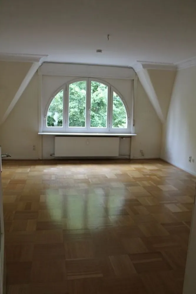 4 Zimmer Wohnung mit 125 m² in Wiesbaden – Bild 1