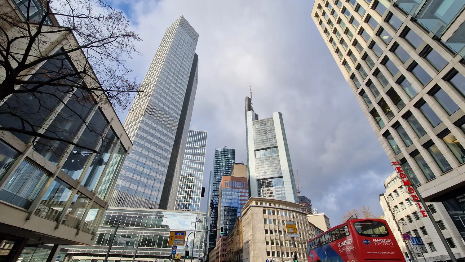 3 Zimmer Wohnung mit 82 m² in Frankfurt am Main – Bild 1