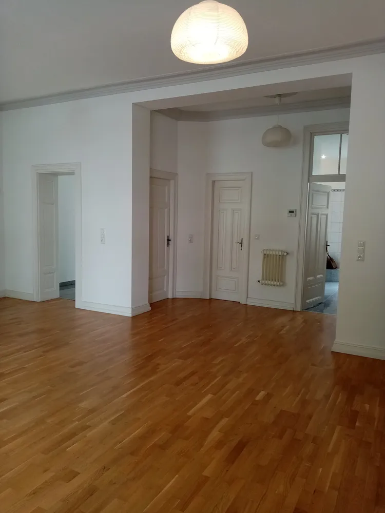 4 Zimmer Wohnung mit 140 m² in Wiesbaden – Bild 2