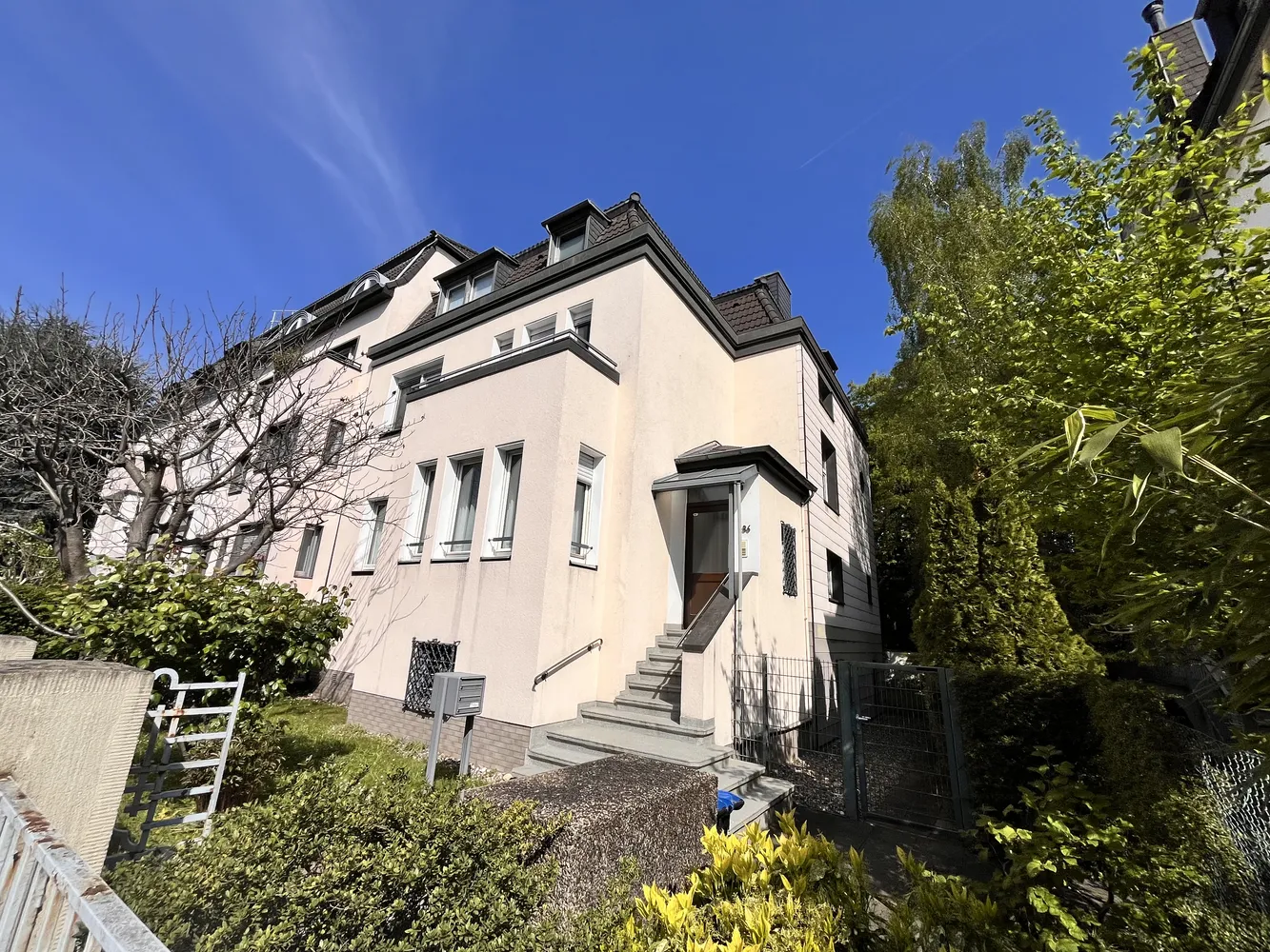 3 Zimmer Wohnung mit 70 m² in Düsseldorf – Bild 1