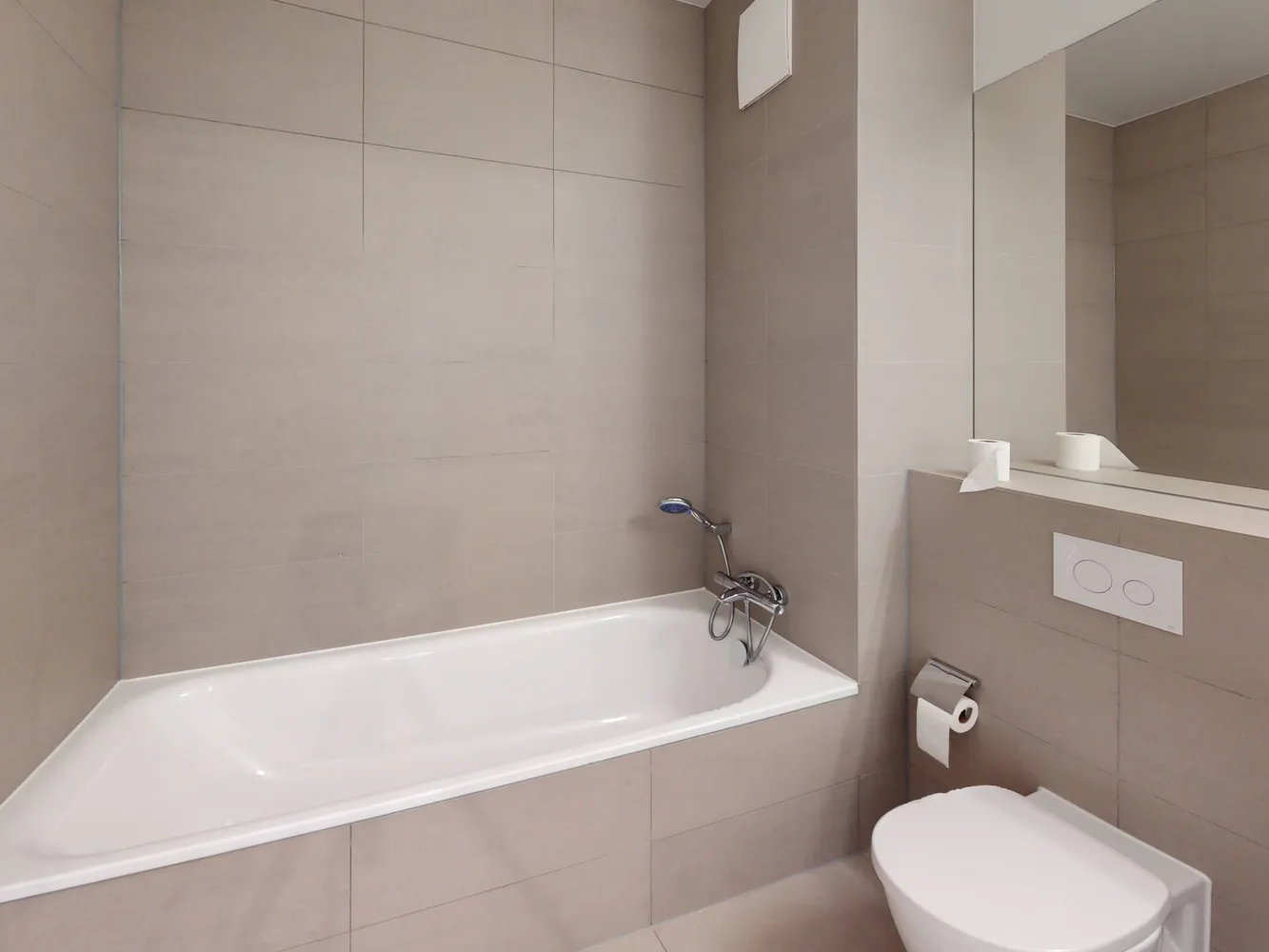 4 room apartment with 90 m² in Berlin – Photo 4