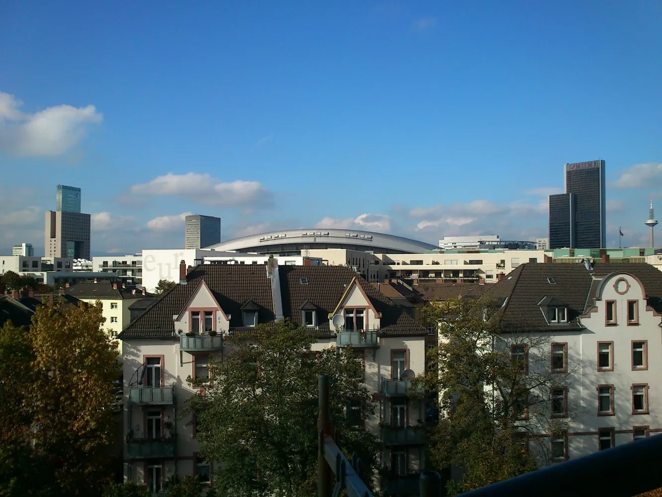 4 Zimmer Wohnung mit 125 m² in Frankfurt am Main – Bild 2
