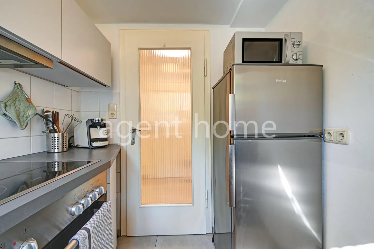 1 room apartment with 30 m² in Stuttgart – Photo 3