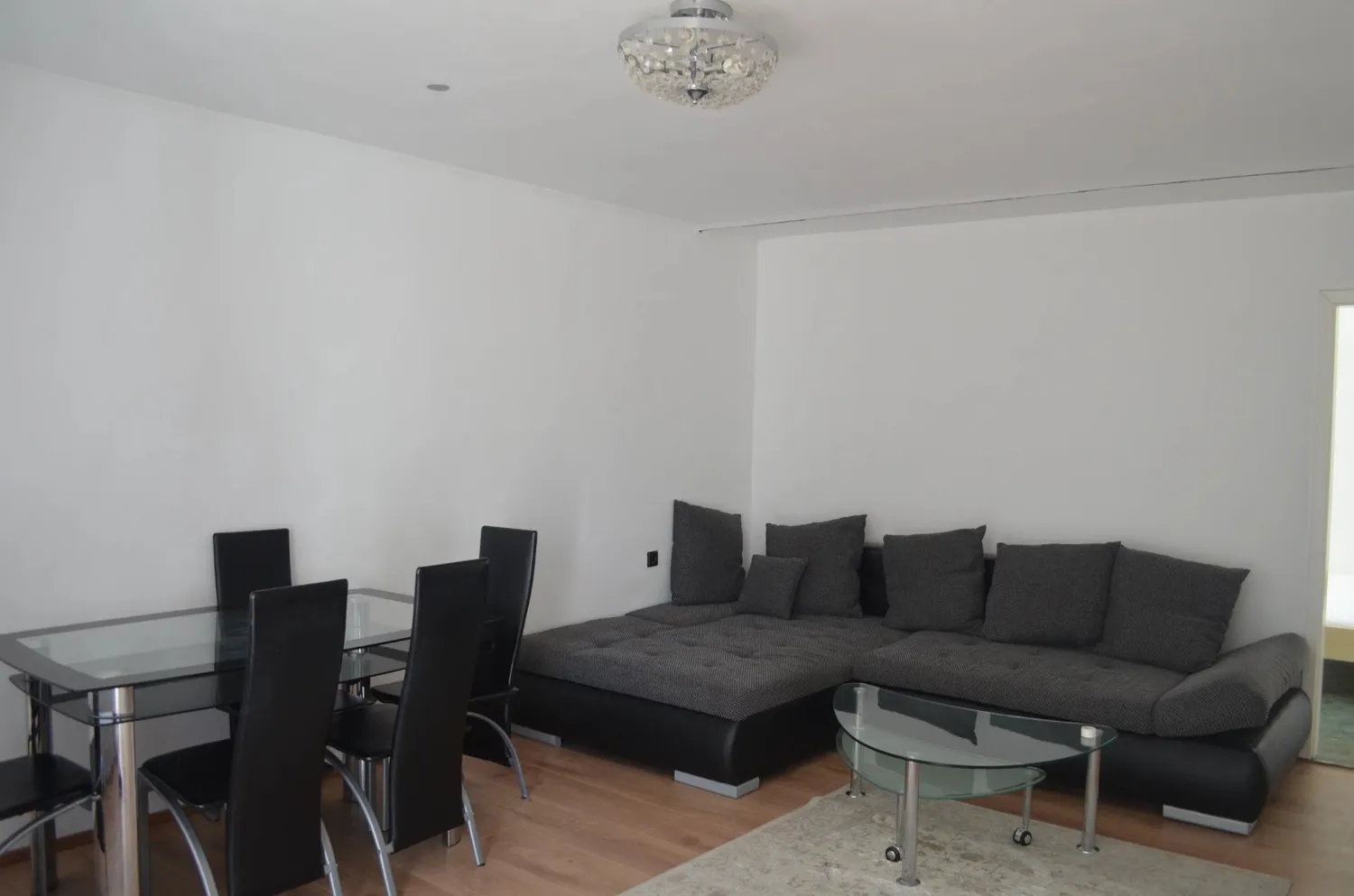 4 Zimmer Wohnung mit 94 m² in Frankfurt am Main – Bild 8