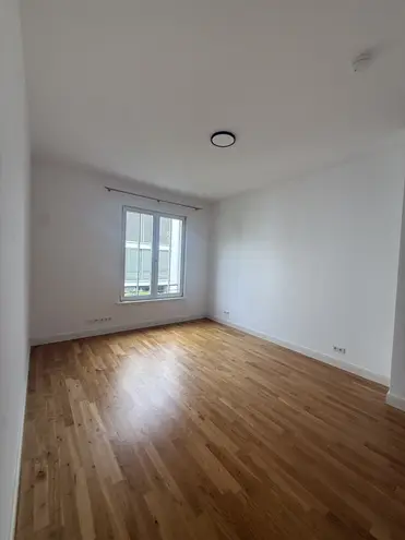 2 Zimmer Wohnung mit 77 m² in Berlin – Bild 4