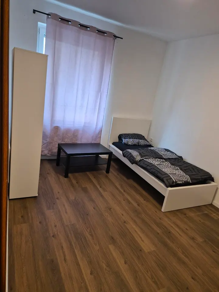 8 Zimmer Wohnung mit 150 m² in Bremen – Bild 2
