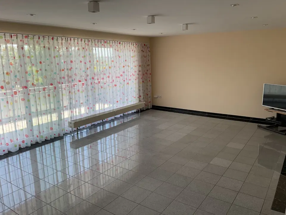 4 Zimmer Wohnung mit 154 m² in Herrenberg – Bild 1