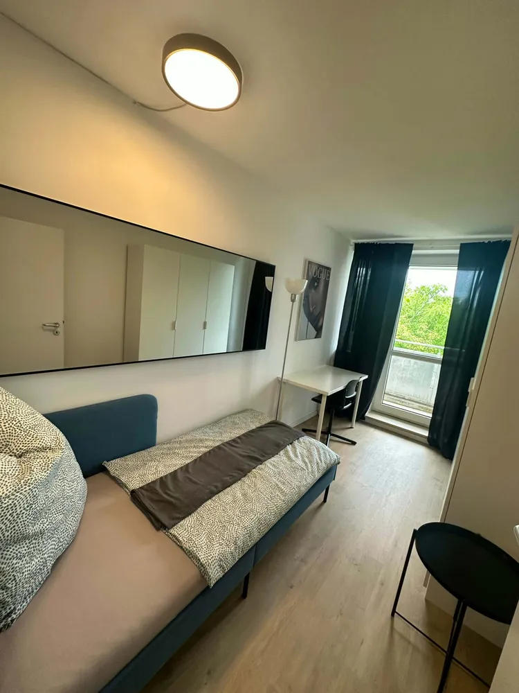 Shared room with 12 m² in Munich – Photo 3