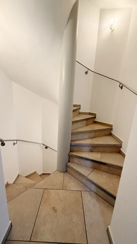4 Zimmer Wohnung mit 125 m² in München – Bild 7