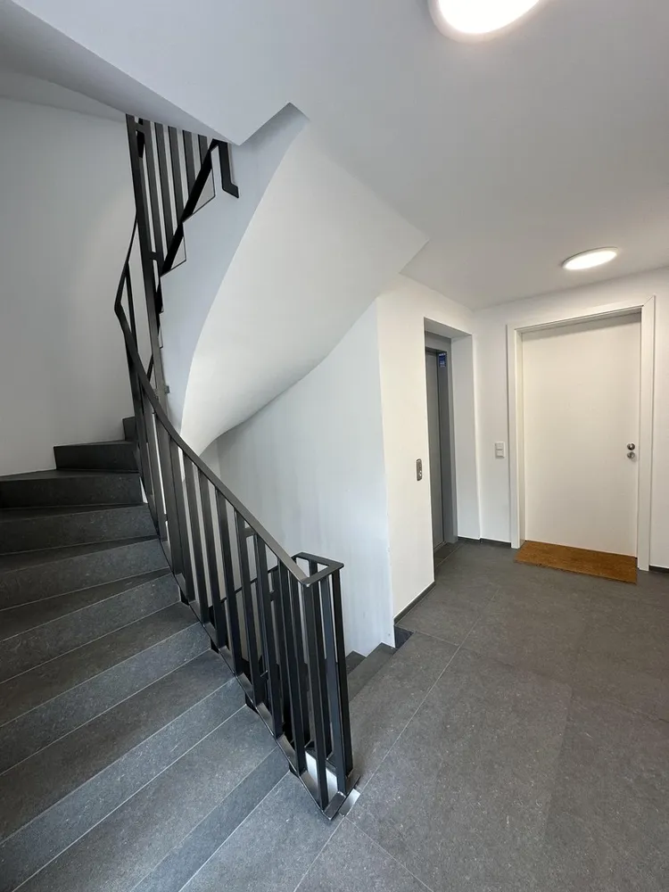 2 Zimmer Wohnung mit 83 m² in Köln – Bild 3