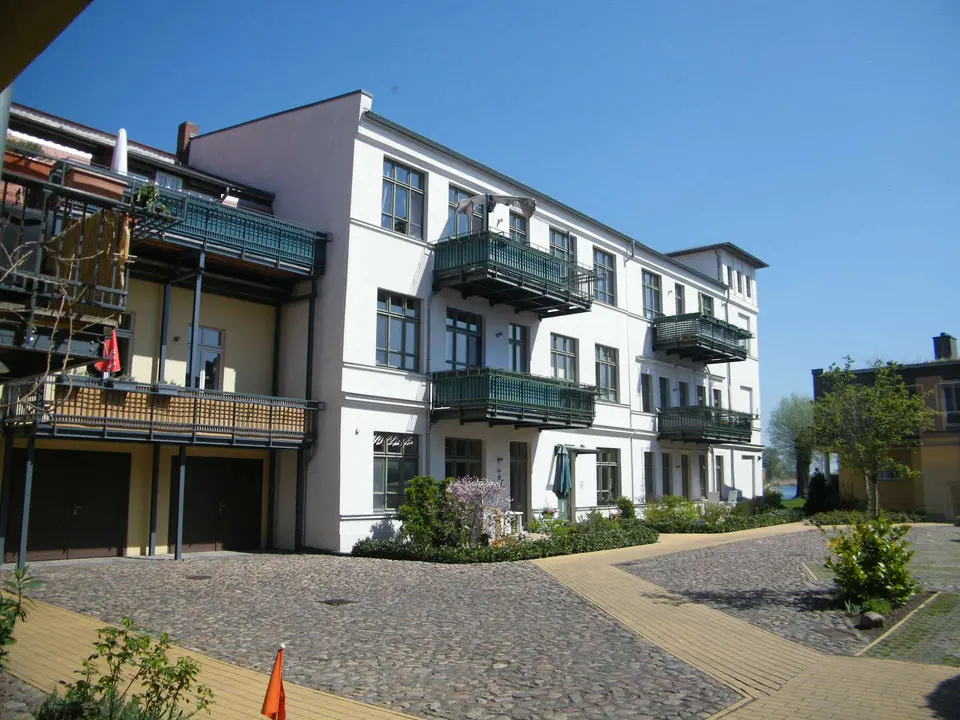 5 Zimmer Wohnung mit 150 m² in Brandenburg an der Havel – Bild 2