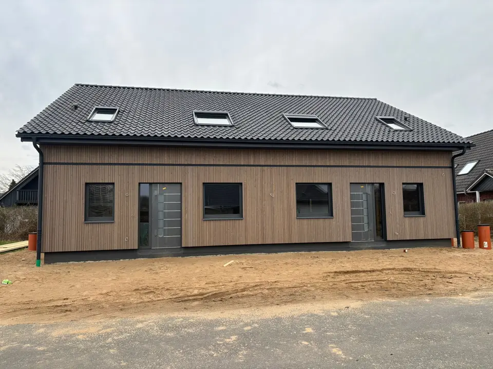 5 Zimmer Wohnung mit 135 m² in Neumünster – Bild 1