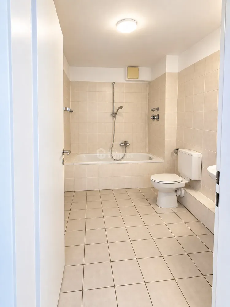 2 room apartment with 70 m² in Frankfurt am Main – Photo 6