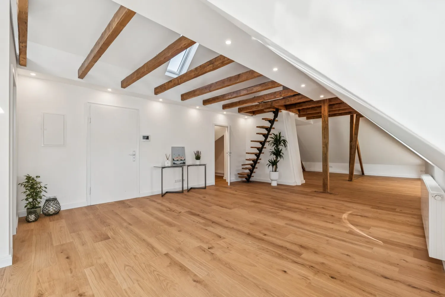 1 Zimmer Wohnung mit 80 m² in Hannover – Bild 2