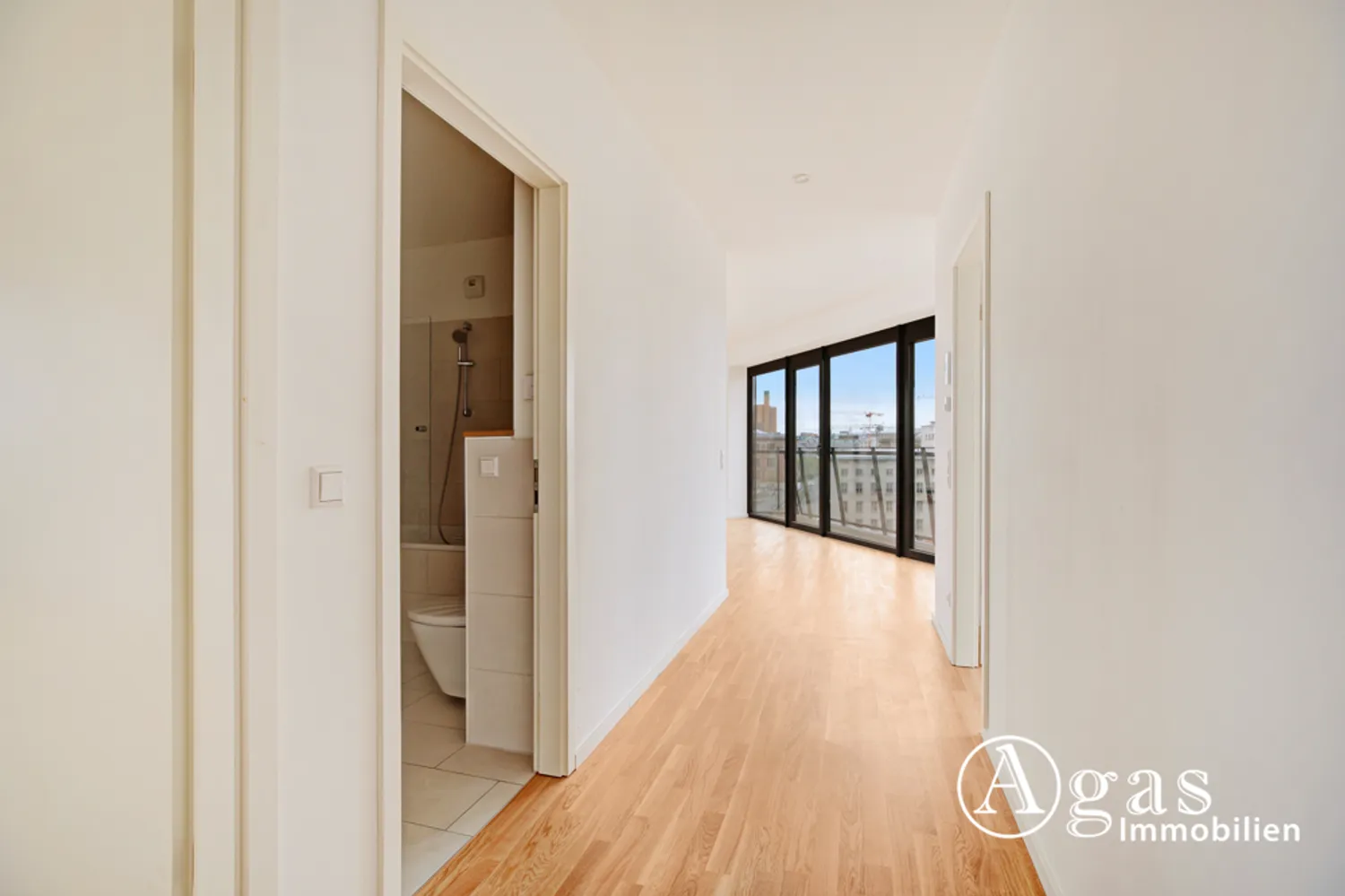 3 Zimmer Wohnung mit 114 m² in Berlin – Bild 2