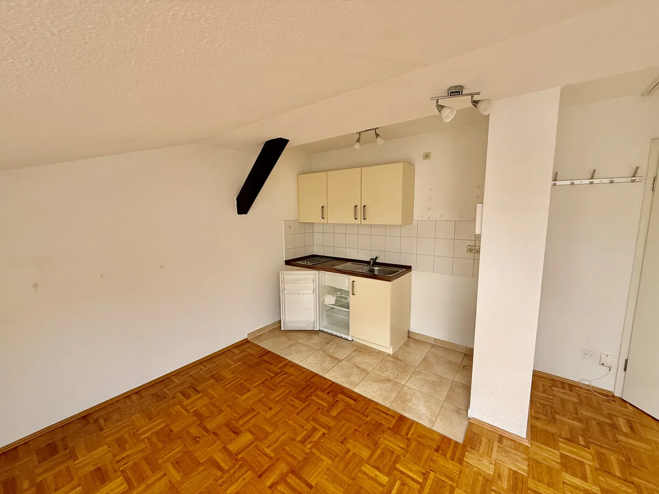 2 Zimmer Wohnung mit 26 m² in Halle (Saale) – Bild 6