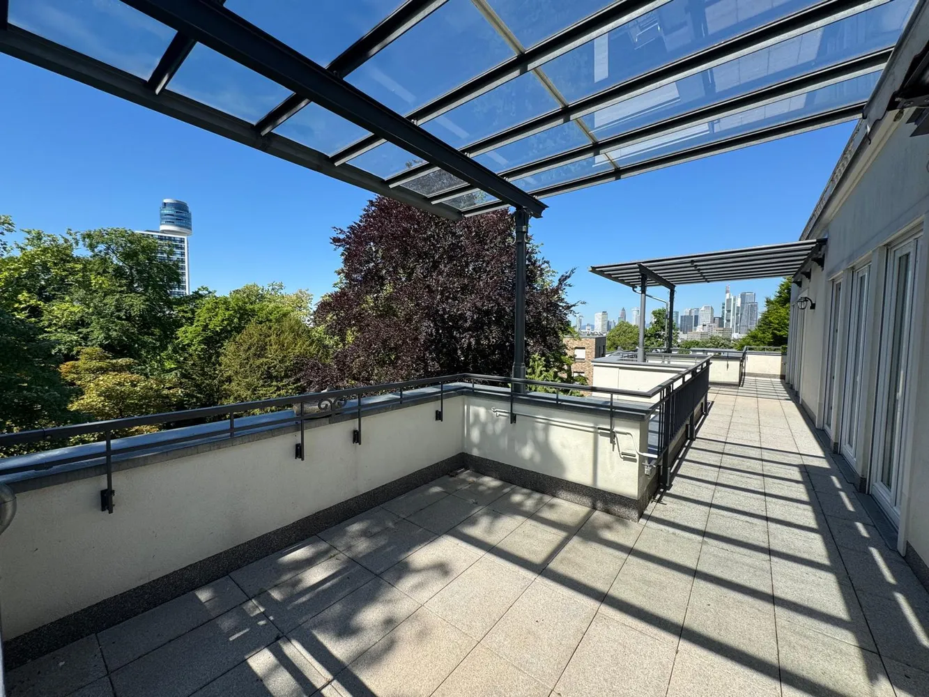 3 room apartment with 128 m² in Frankfurt am Main – Photo 3
