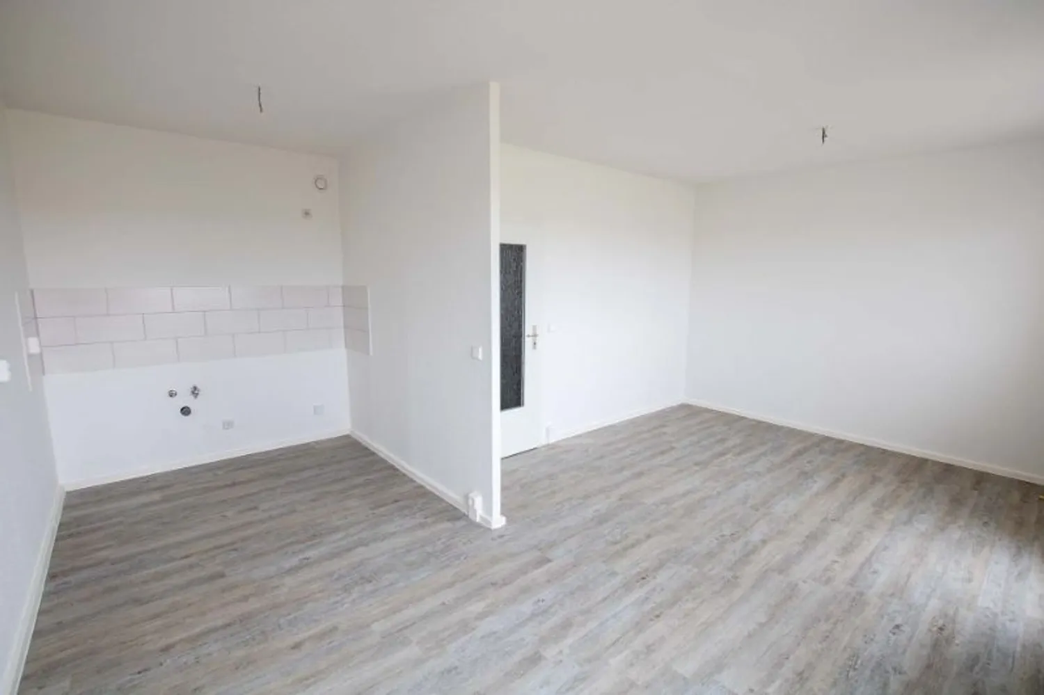 6 Zimmer Wohnung mit 113 m² in Halle (Saale) – Bild 3