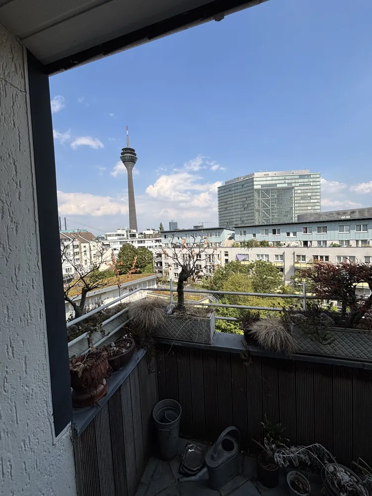 4 Zimmer Wohnung mit 72 m² in Düsseldorf – Bild 1