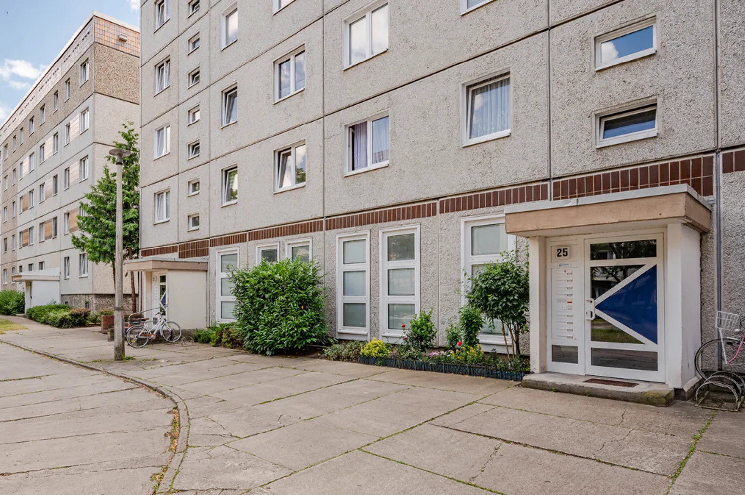 3 Zimmer Wohnung mit 69 m² in Neubrandenburg – Bild 1