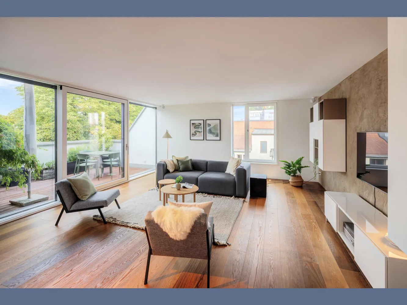 5 Zimmer Wohnung mit 160 m² in München – Bild 2