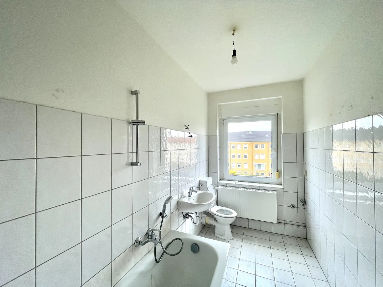 3 Zimmer Wohnung mit 65 m² in Bitterfeld-Wolfen – Bild 4