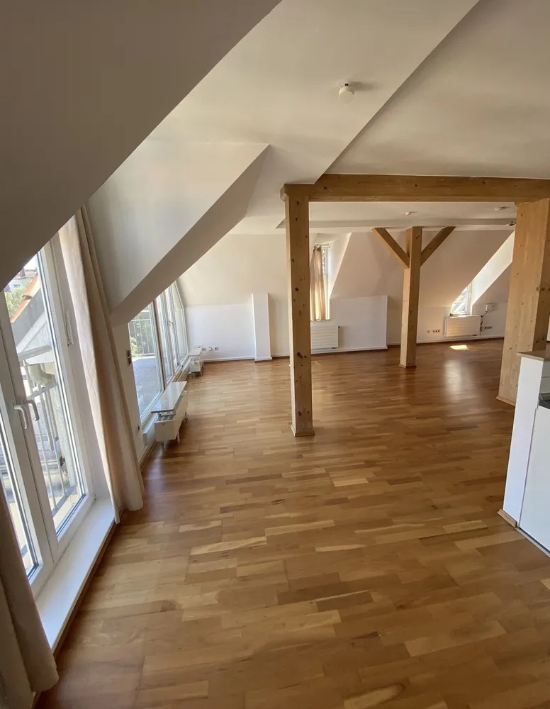 2 Zimmer Wohnung mit 94 m² in Hannover – Bild 1