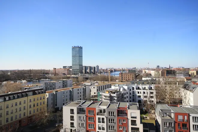 2 Zimmer Wohnung mit 92 m² in Berlin – Bild 1