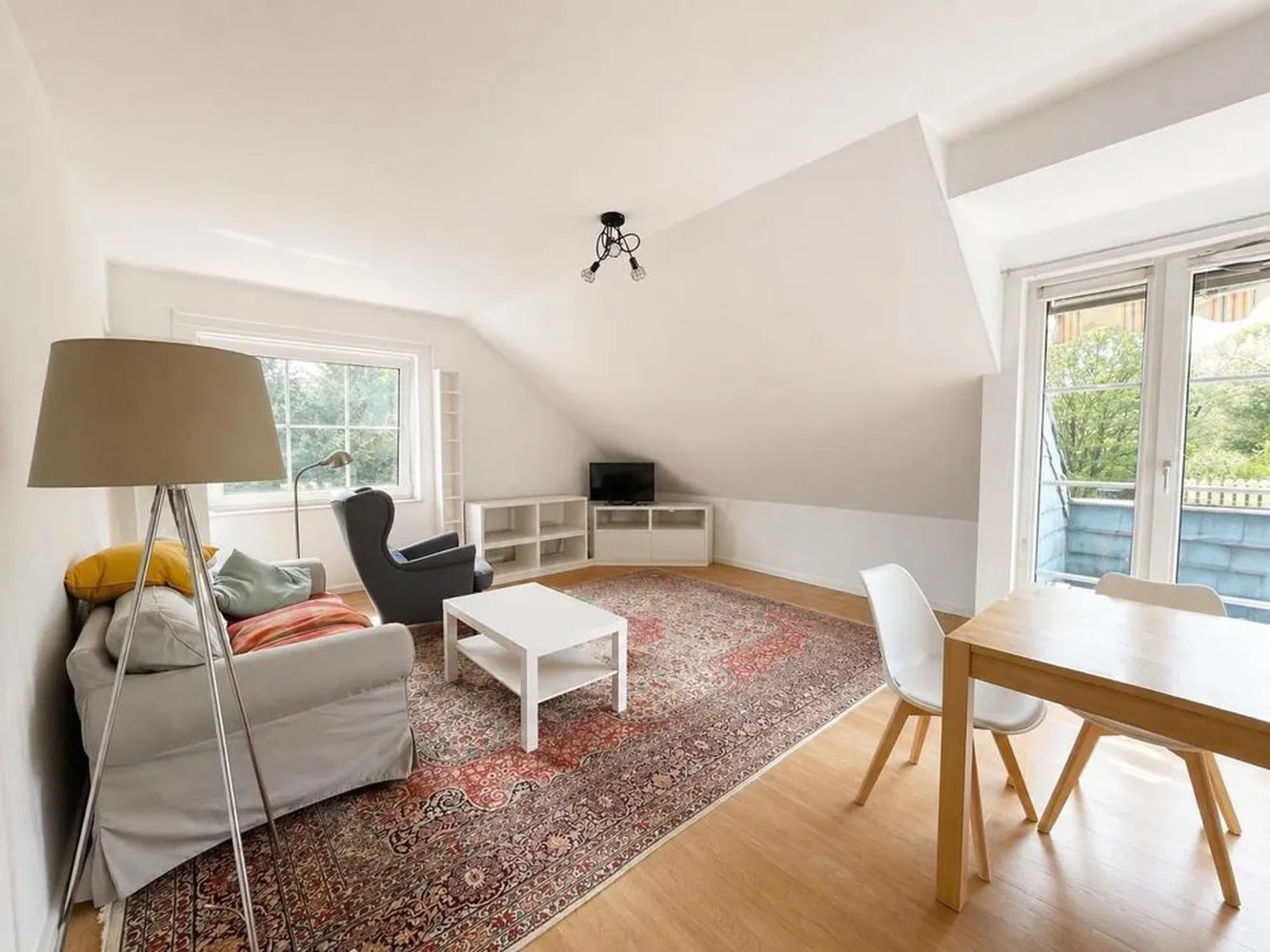 2 Zimmer Wohnung mit 55 m² in Hamburg – Bild 2