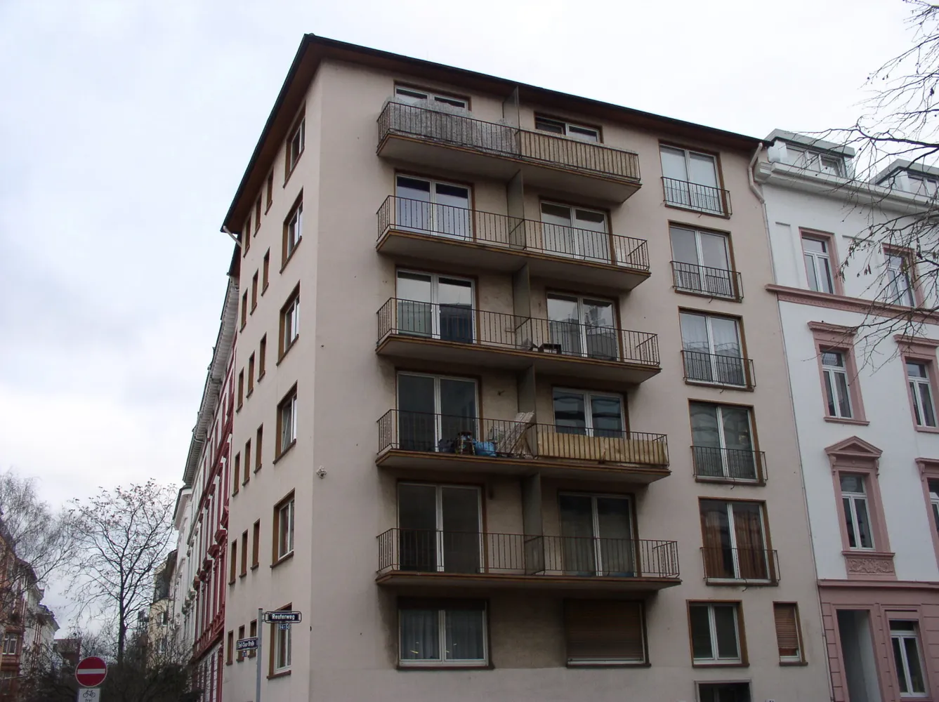 1 Zimmer Wohnung mit 34 m² in Frankfurt am Main – Bild 1