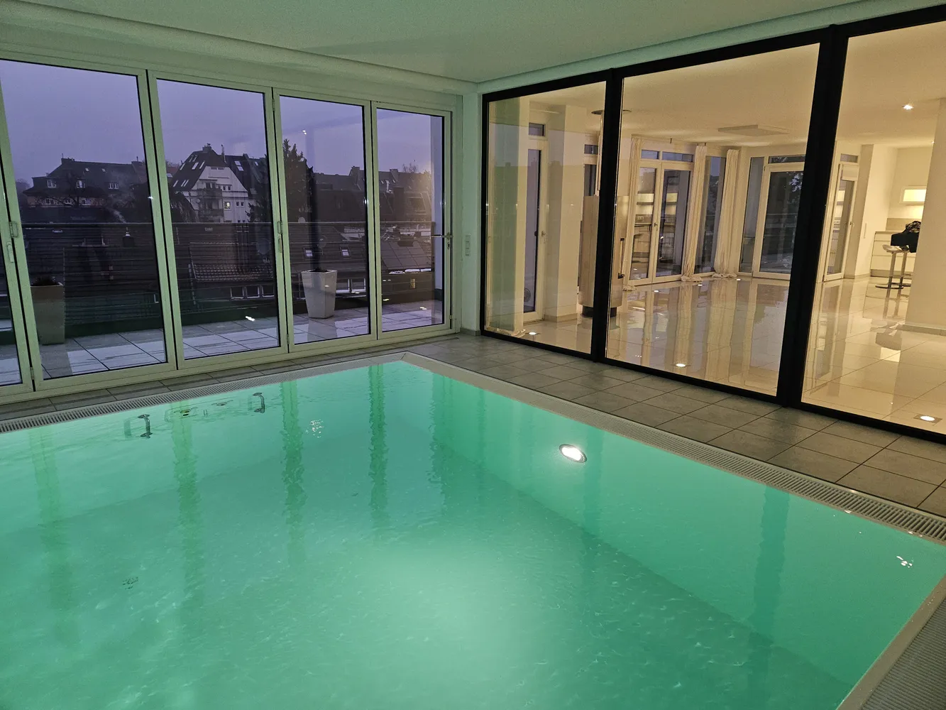 4 Zimmer Wohnung mit 185 m² in Köln – Bild 1