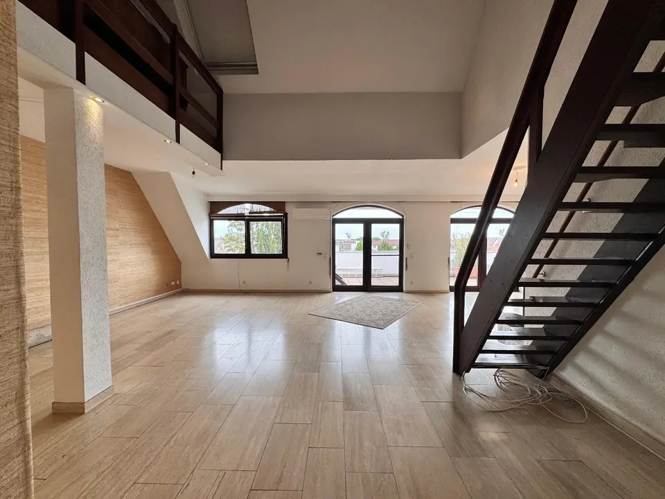 4 Zimmer Wohnung mit 170 m² in Pulheim – Bild 1