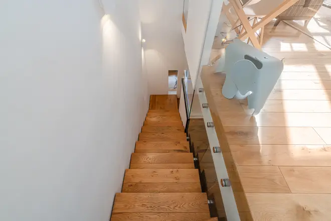 7 Zimmer Wohnung mit 210 m² in Düsseldorf – Bild 10