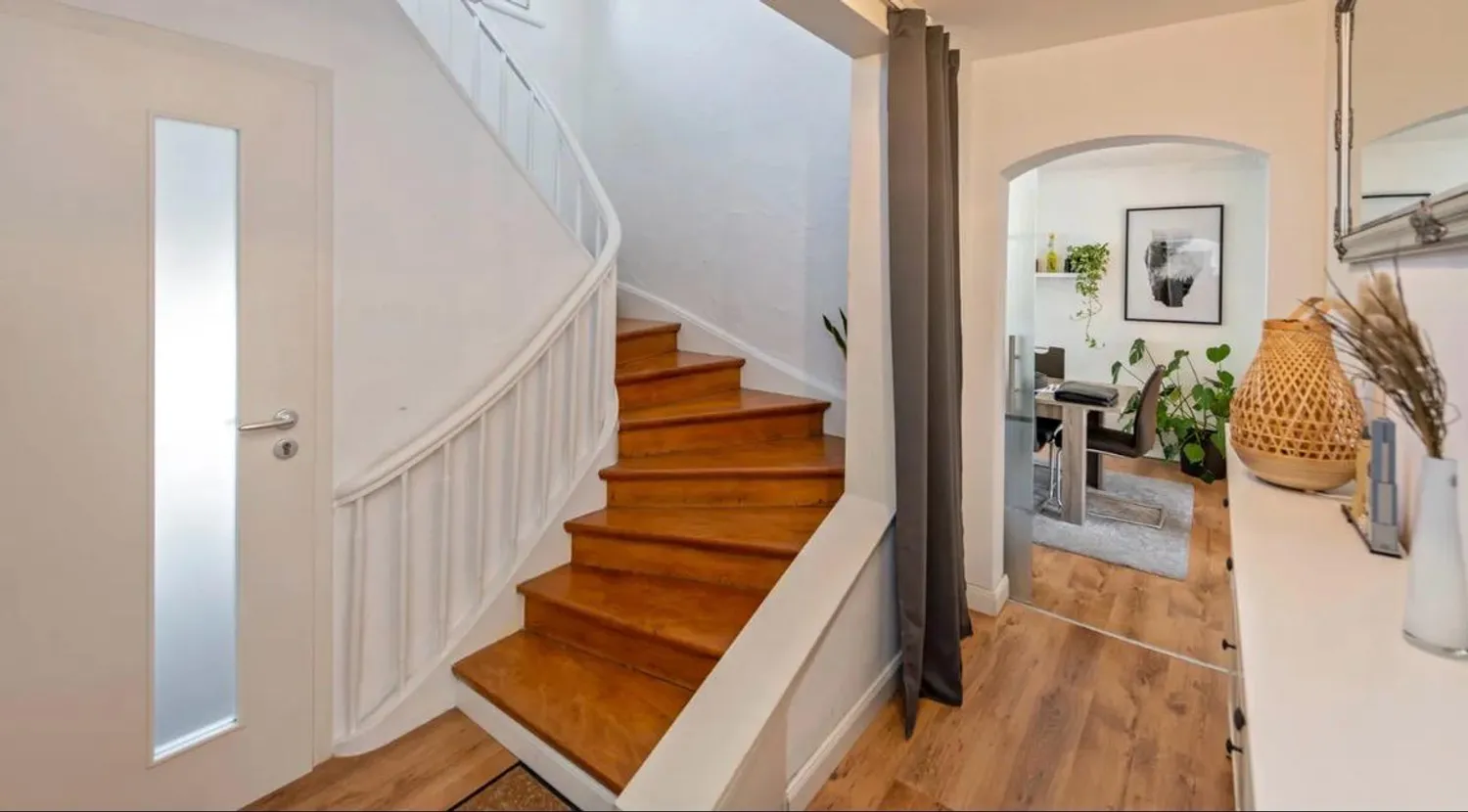 5 Zimmer Wohnung mit 112 m² in Stuttgart – Bild 1