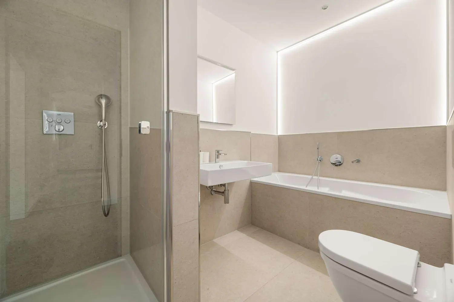 3 room apartment with 106 m² in Berlin – Photo 10