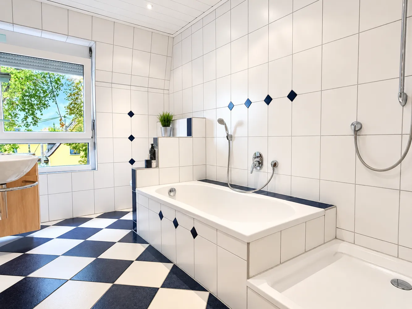 3 Zimmer Wohnung mit 93 m² in Ludwigshafen am Rhein – Bild 2