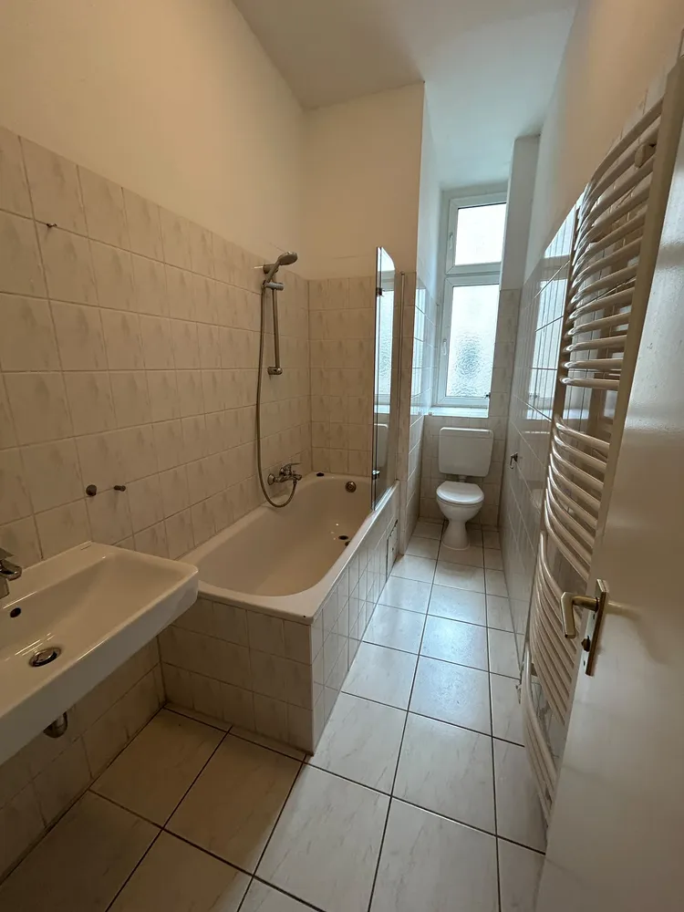 2 room apartment with 80 m² in Berlin – Photo 4