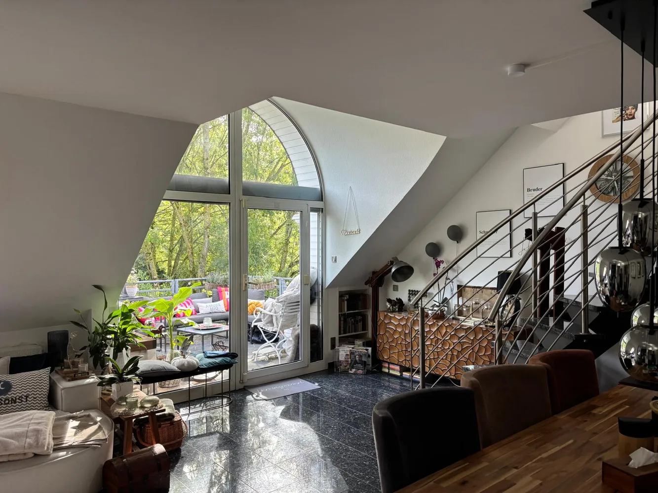 4 Zimmer Wohnung mit 138 m² in Düsseldorf – Bild 1