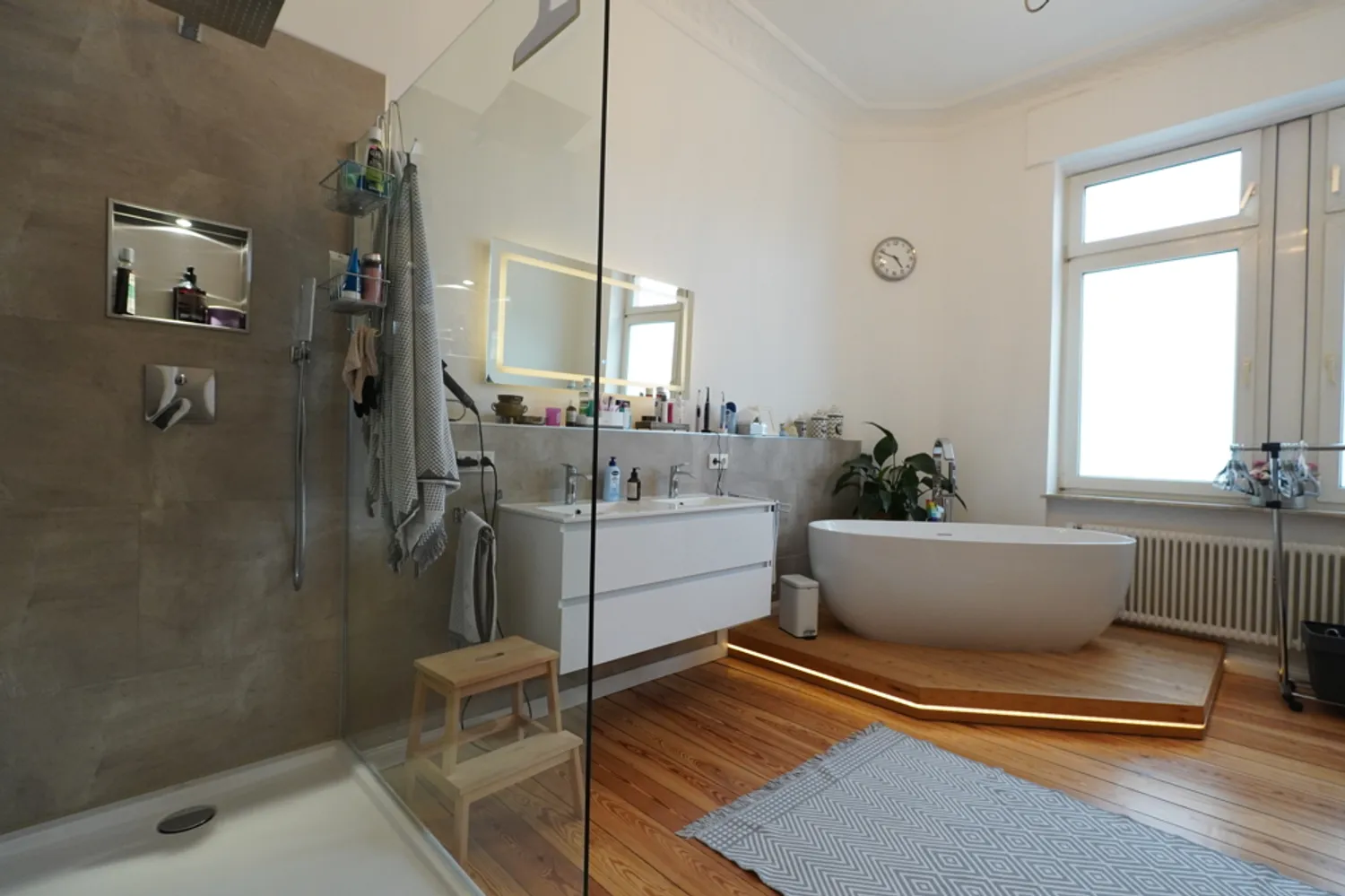 6 Zimmer Wohnung mit 225 m² in Wiesbaden – Bild 6