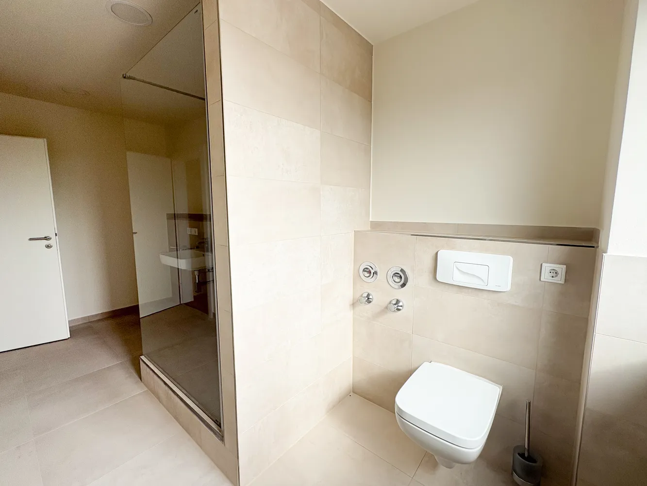 4 Zimmer Wohnung mit 122 m² in Dresden – Bild 2