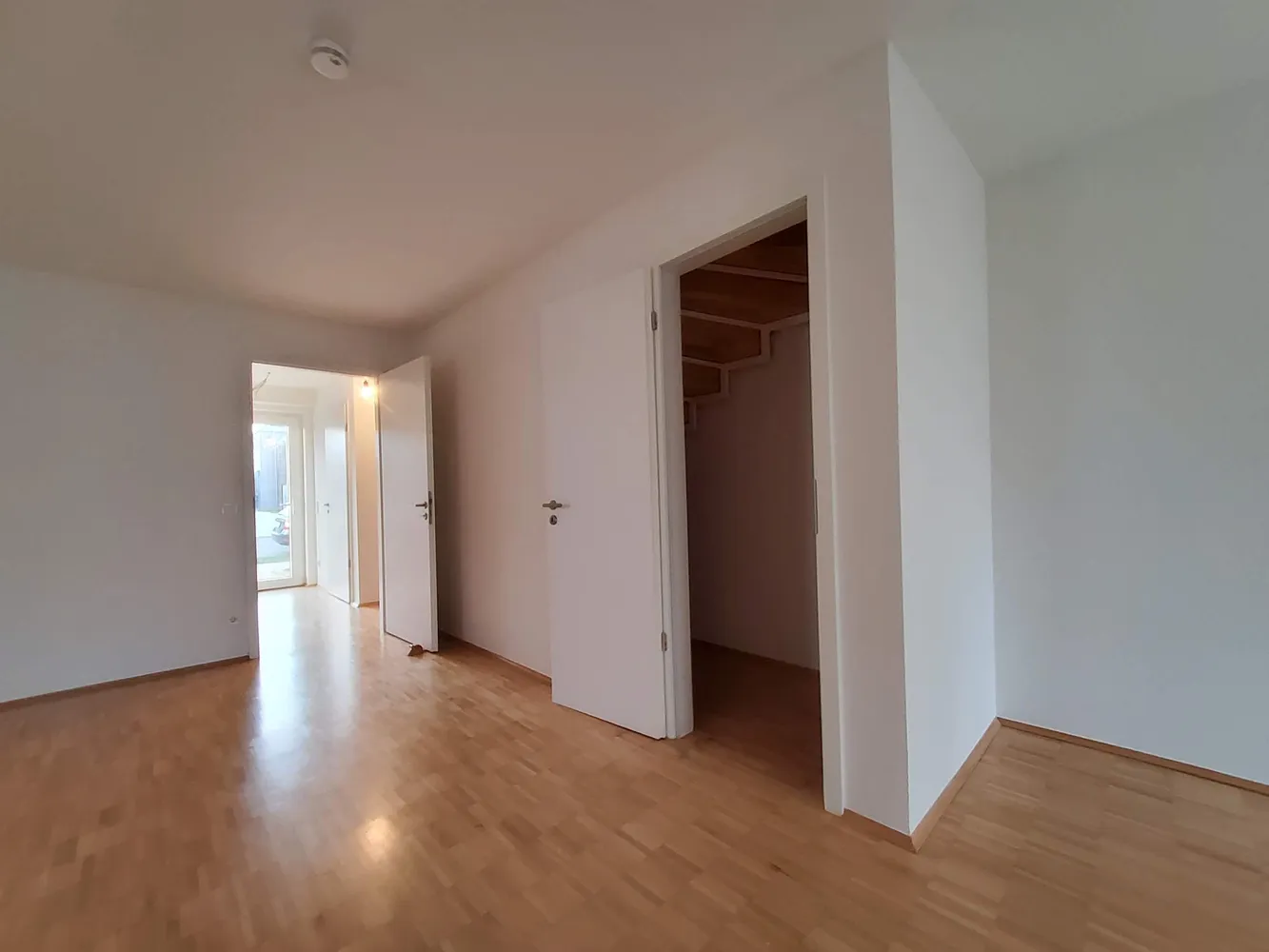 4 Zimmer Wohnung mit 146 m² in Hannover – Bild 7