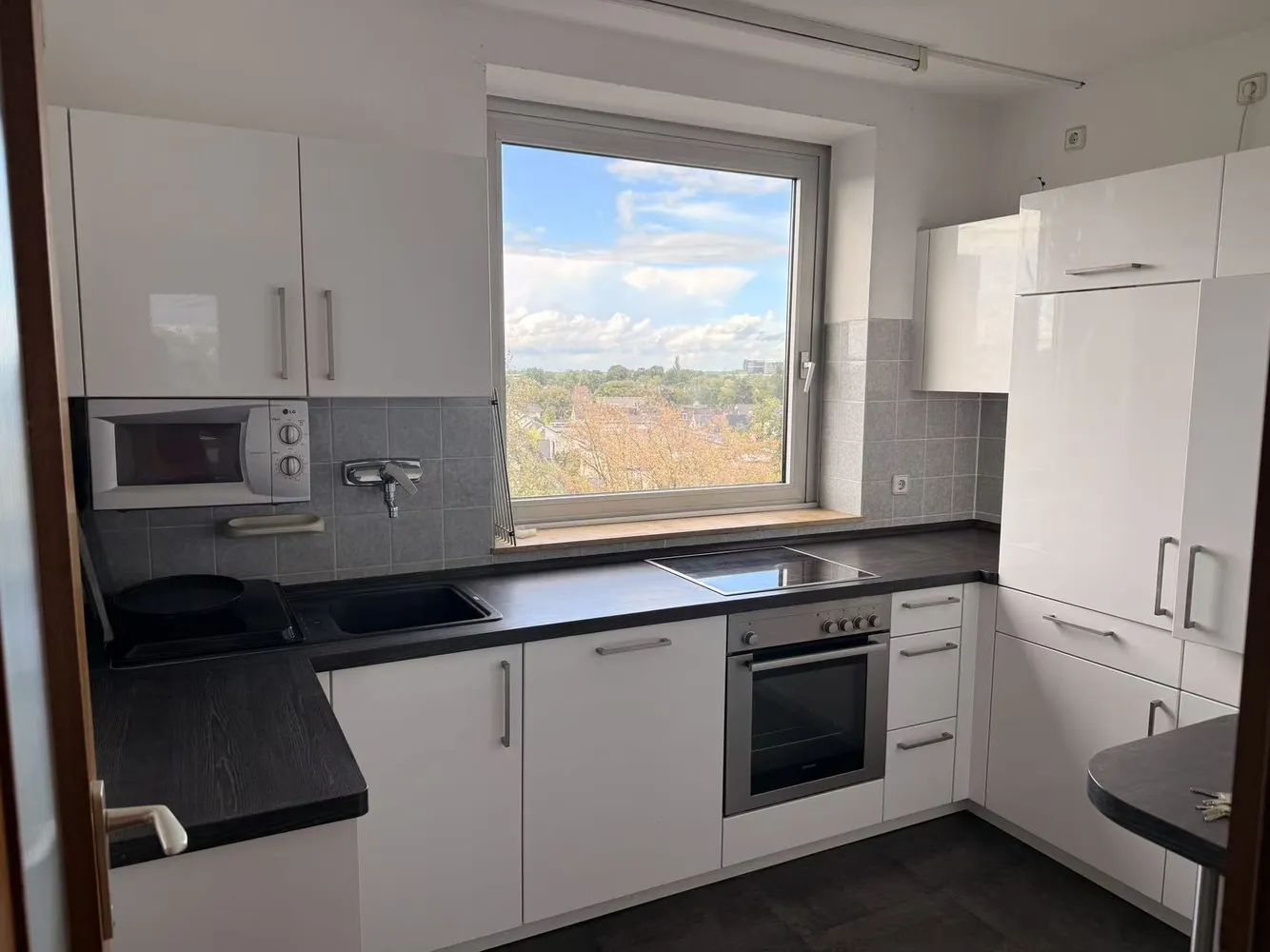 4 Zimmer Wohnung mit 96 m² in Düsseldorf – Bild 1