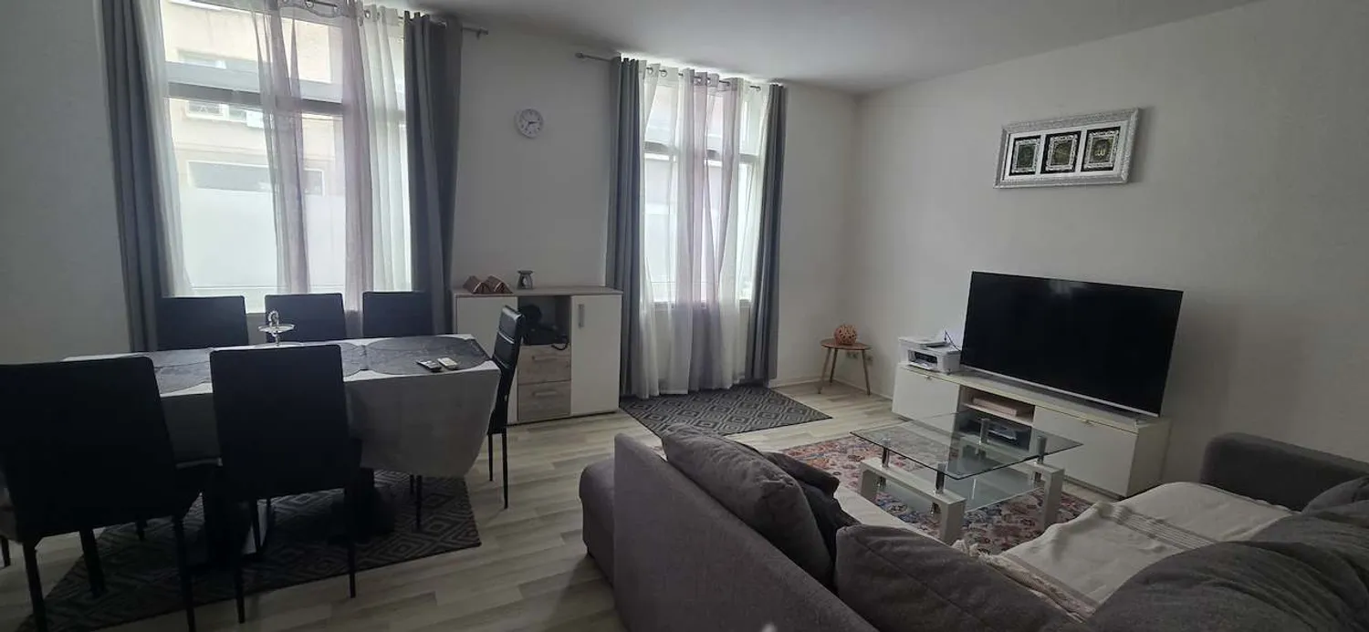 2 Zimmer Wohnung mit 70 m² in Duisburg – Bild 1
