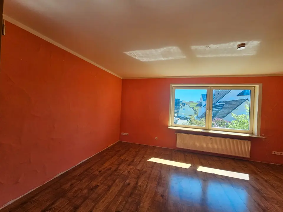 6 Zimmer Wohnung mit 140 m² in Sonneberg – Bild 2