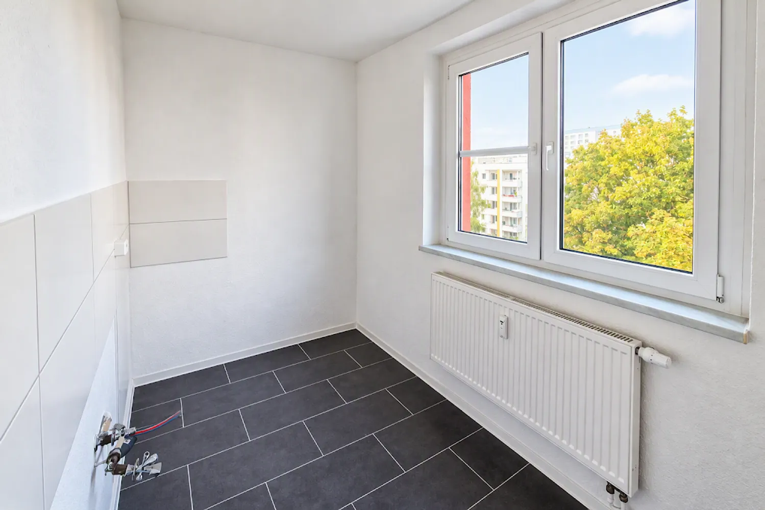 4 Zimmer Wohnung mit 80 m² in Neubrandenburg – Bild 2