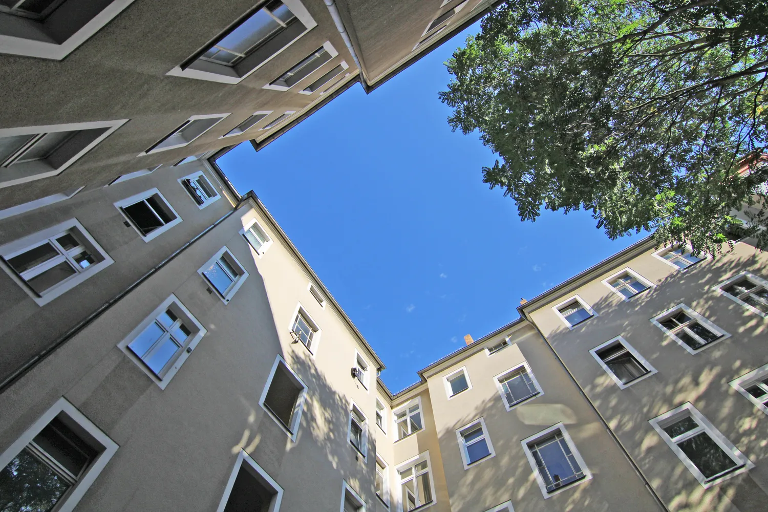 4 Zimmer Wohnung mit 110 m² in Berlin – Bild 3