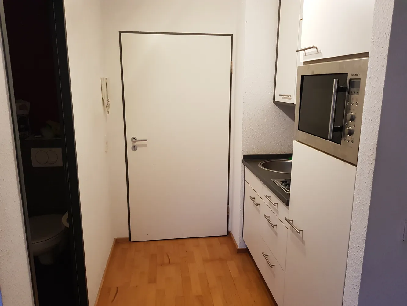 1 room apartment with 28 m² in Stuttgart – Photo 2