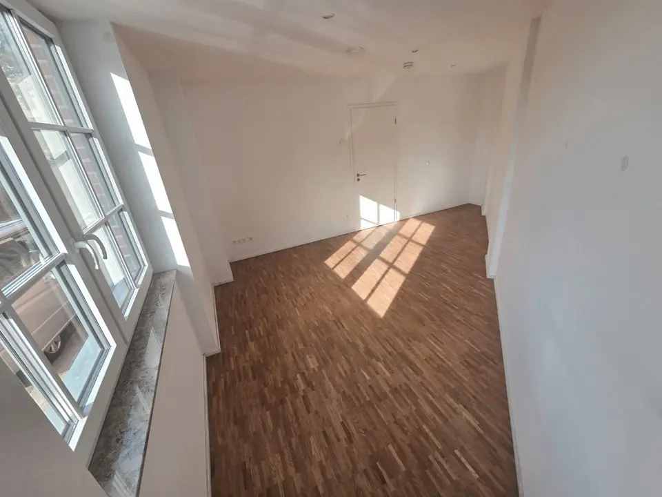 4 Zimmer Wohnung mit 118 m² in Magdeburg – Bild 4