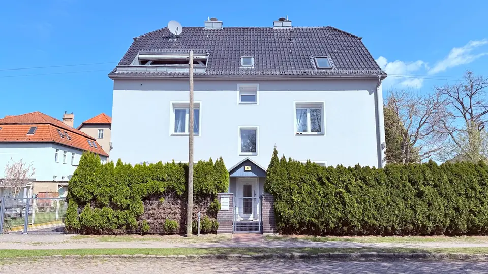 2 Zimmer Wohnung mit 90 m² in Falkensee – Bild 1